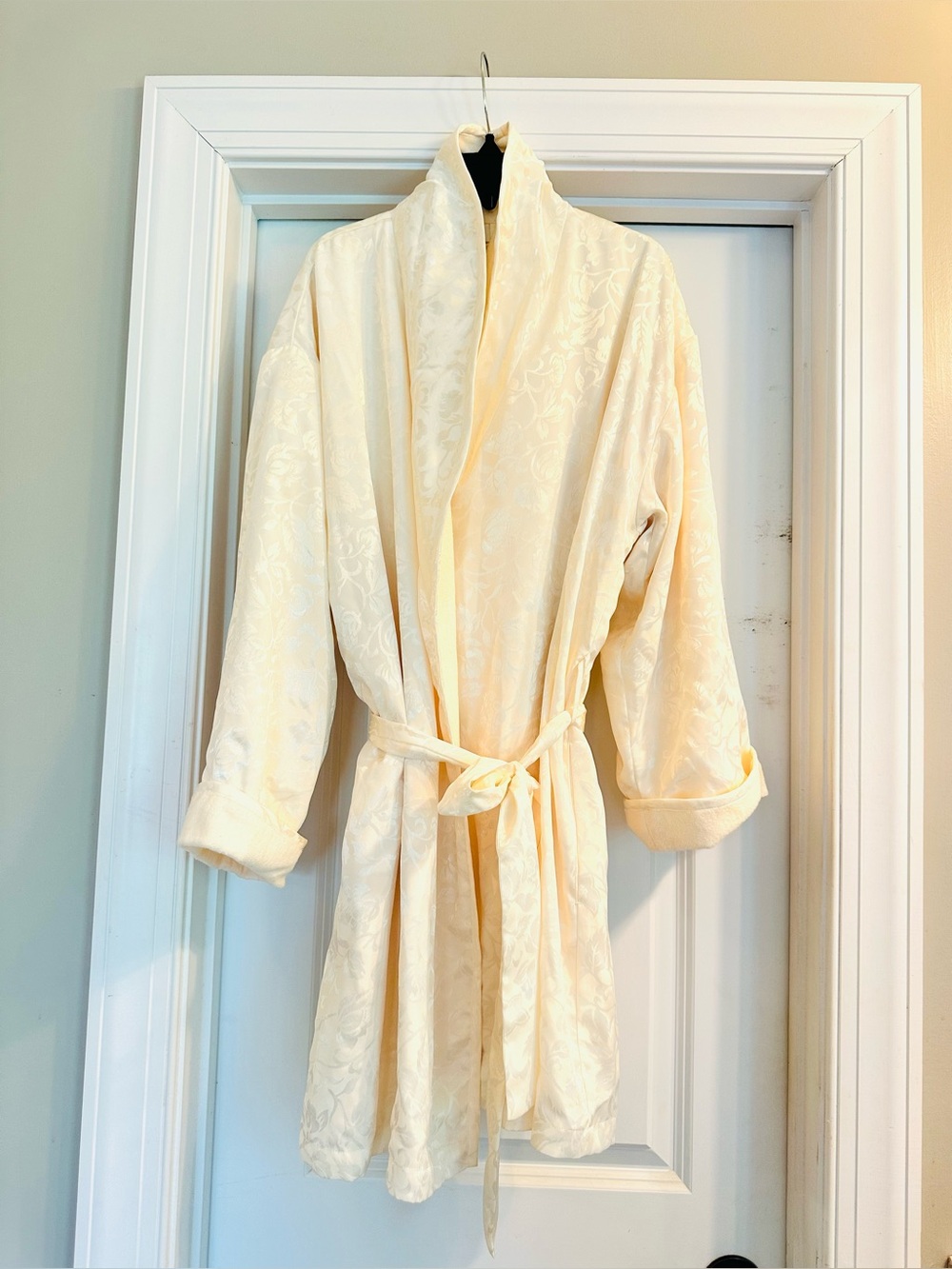 Go Softly Antique White Terrycloth lined Midi Robe w/Tie String Close NWT